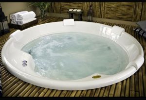cortina24 Bañera JACUZZI© con hidromasaje Jacuzzi© Cortina 183