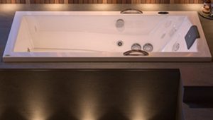 esta Bañera JACUZZI© con hidromasaje Clean 180x80